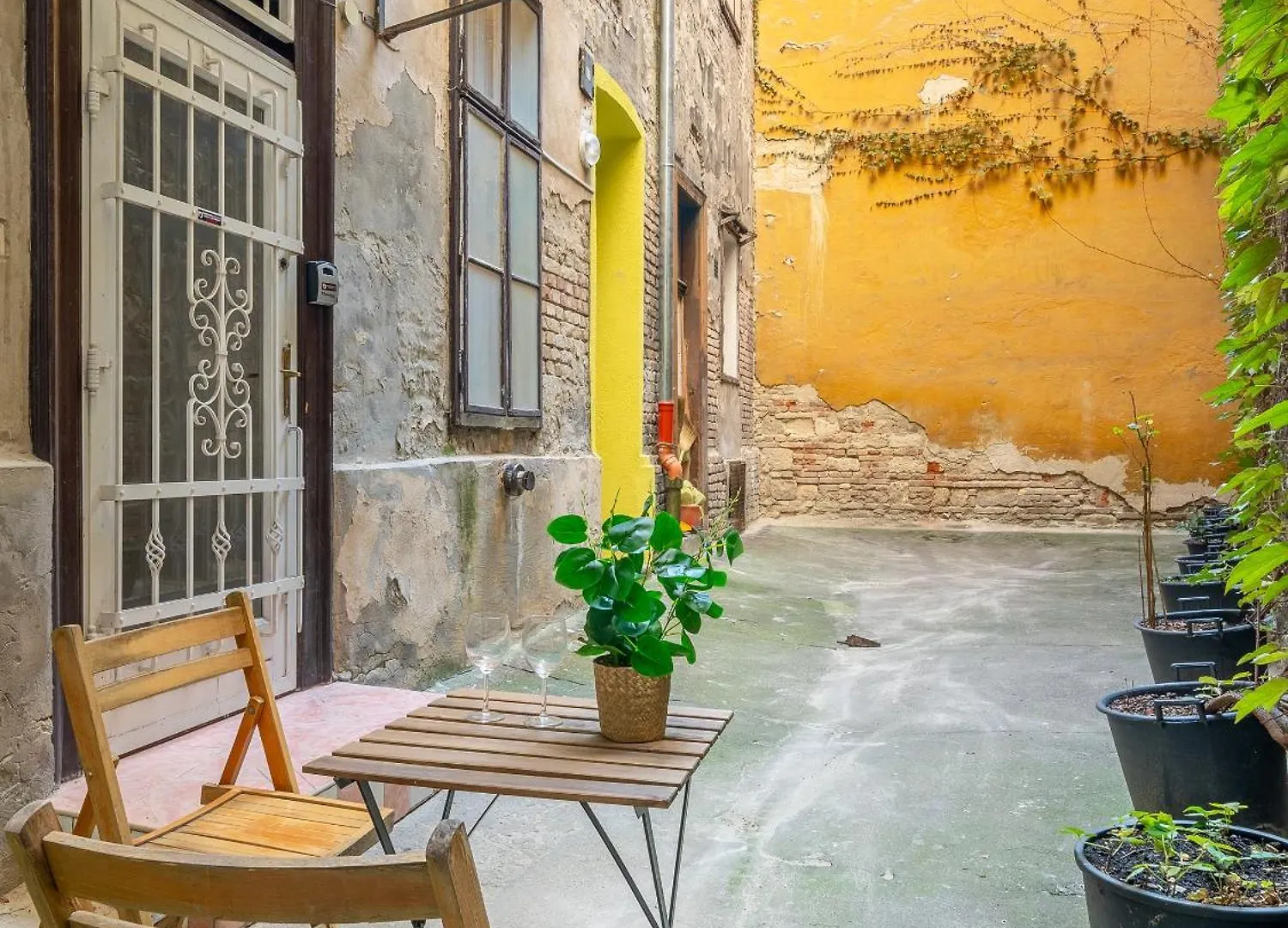 Artisan Gallery Apartment Budapest Hungary